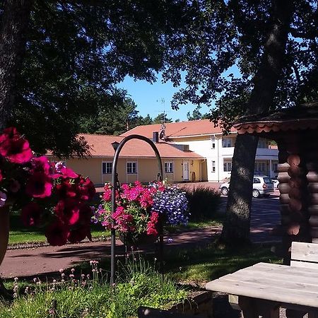 Basto Hotel & Stugby Palsbole Экстерьер фото