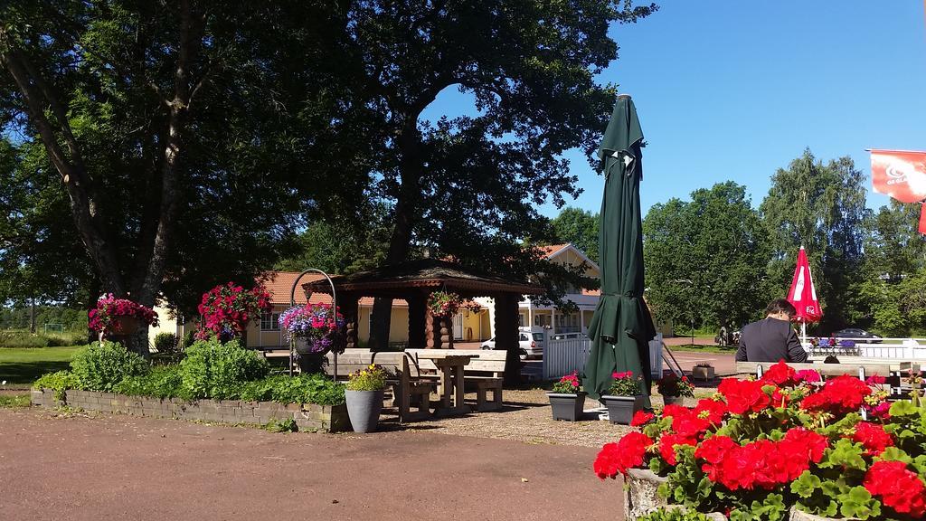 Basto Hotel & Stugby Palsbole Экстерьер фото