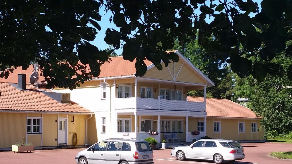 Basto Hotel & Stugby Palsbole Экстерьер фото