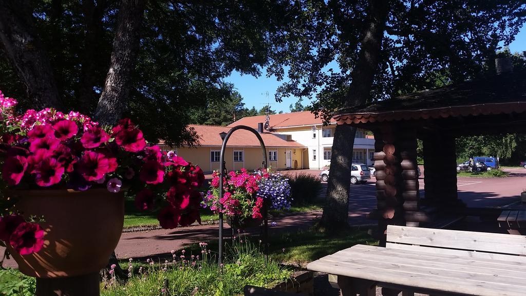 Basto Hotel & Stugby Palsbole Экстерьер фото